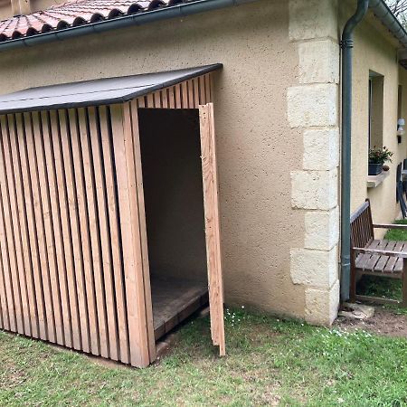 Gite Des Combes Blanches Avec Piscine Et Jacuzzi Frayssinet-le-Gélat Exteriör bild